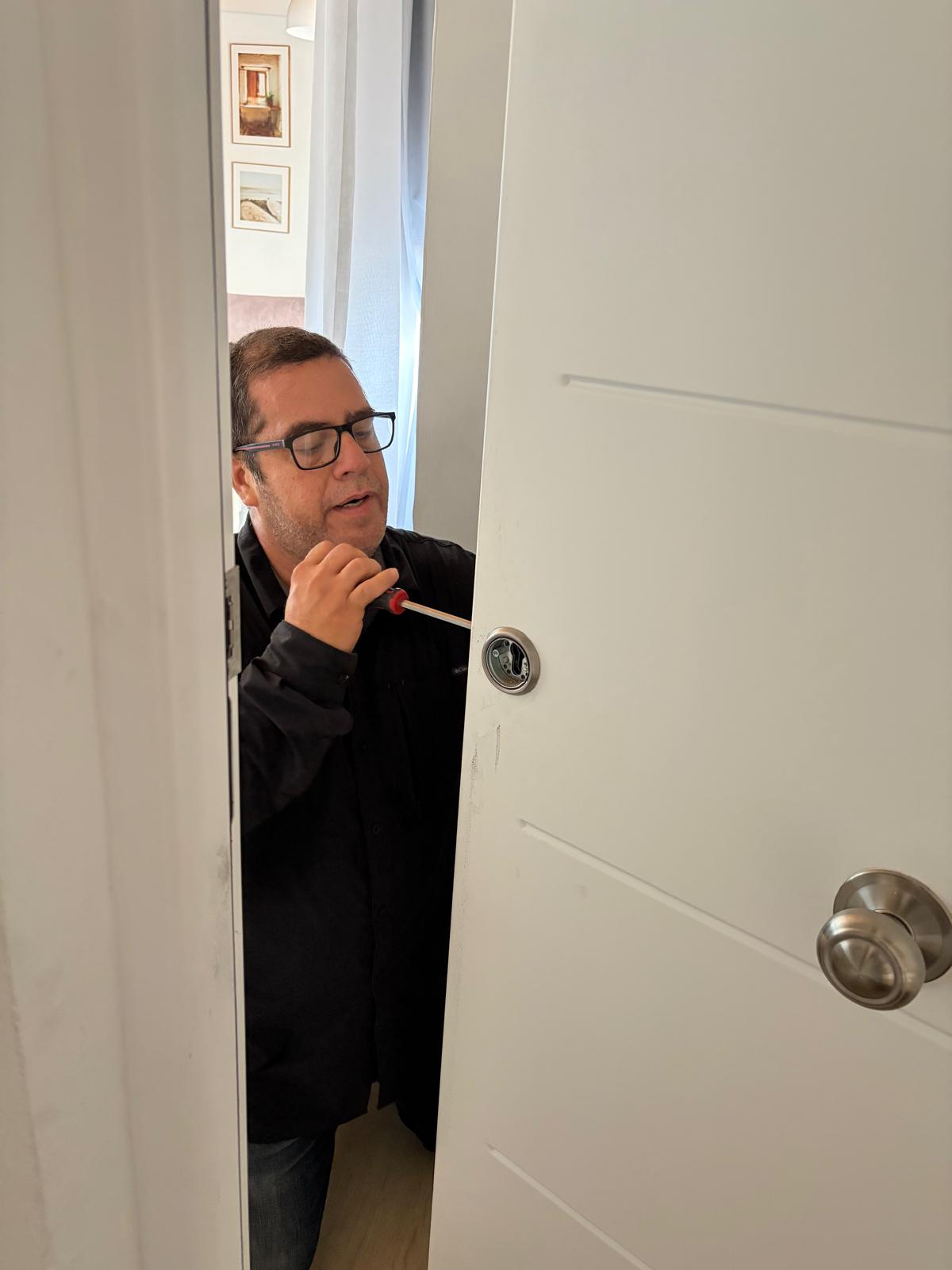 poner segunda cerradura seguridad